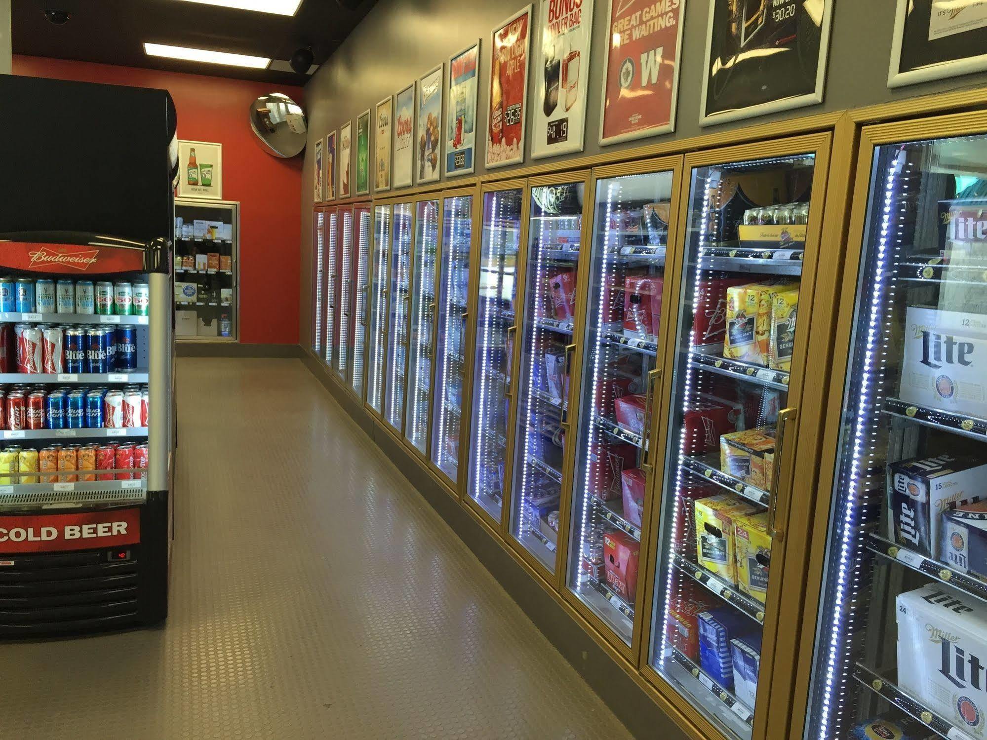 Canad Inns Destination Centre Transcona Winnipeg Buitenkant foto